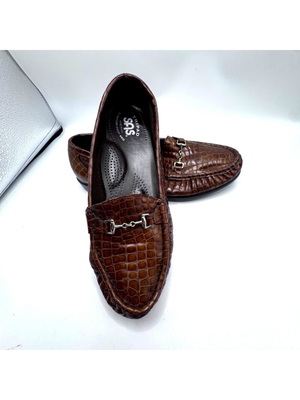 SAS Womens Brown Croc-Embossed Leather Loafers  Size 8.5M Comfort Insole Casual